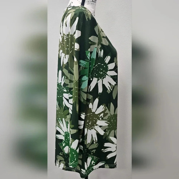 Bon Apple Tea Women's V Neck Long Sleeve Green Daisy Floral Blouse SZ Medium NWT - Picture 4 of 10